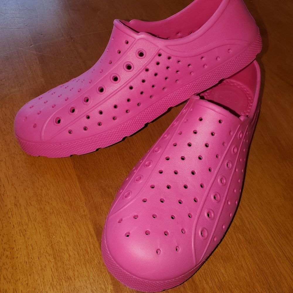 Pink Gardening Shoes. Wear is small. Size is 4-5.